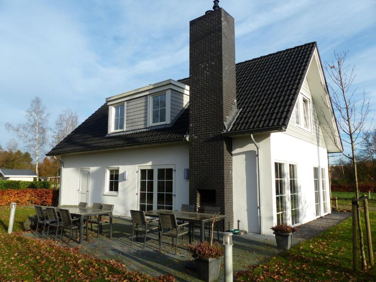 Spacious Home With A Fireplace At 3 Km From Baarle-Nassau Exterior foto